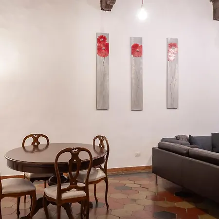 Piazza Navona Charming Large Appartement Rome